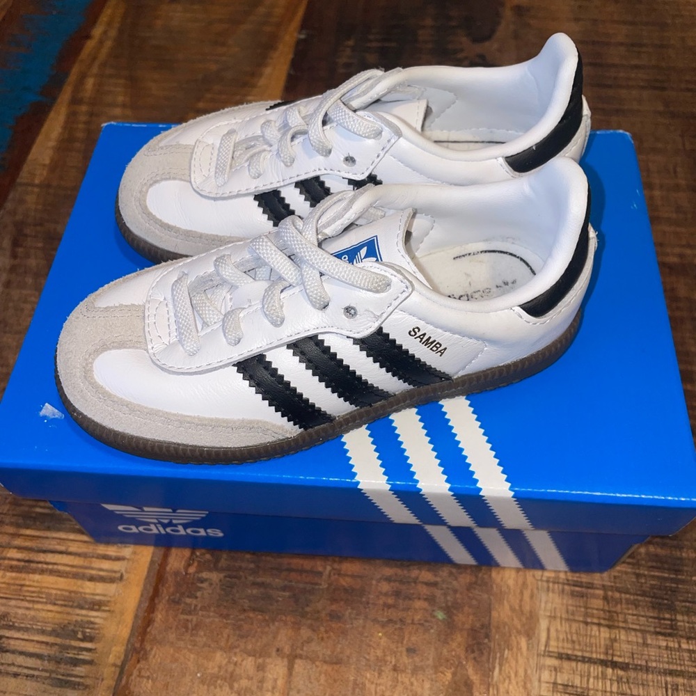 Adidas Samba Sneakers. Size 7